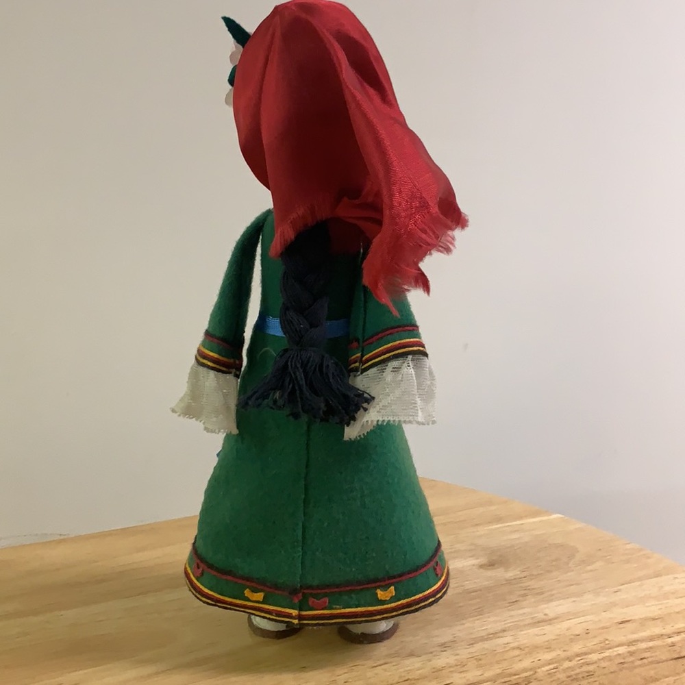 DOLL - Picture 5 of 9